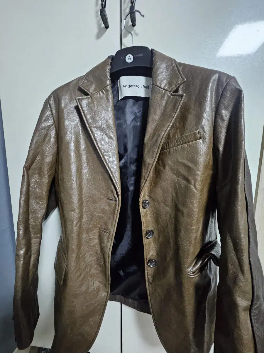 앤더슨벨포우먼  OLYA FAUX LEATHER BLOCK JACKET